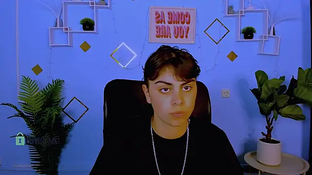 shadow_kiss_ webcam