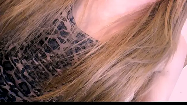 hugecock_kate webcam