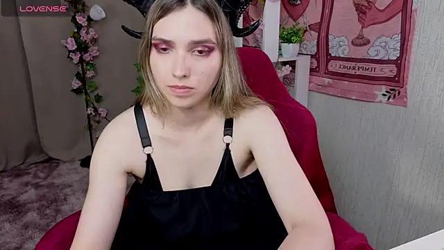 NocturneHuntress webcam