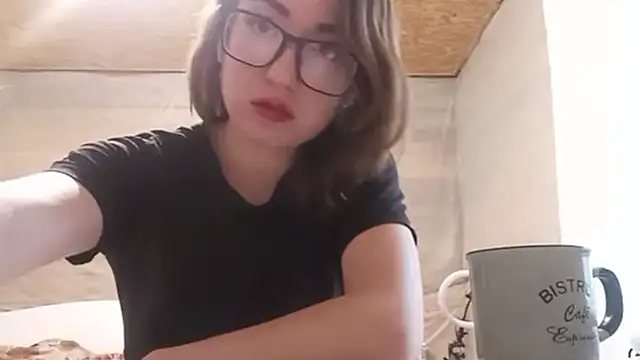 OliviaMoment webcam