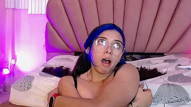 Kyomi_Hunt webcam