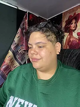 Hailey_Curvy webcam