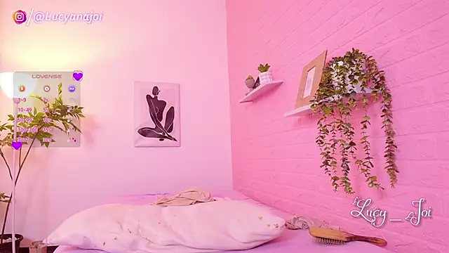 Lucyanajoi webcam