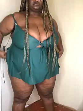 bustytitsxxx webcam