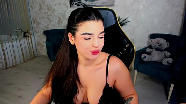 AlluringAriel webcam