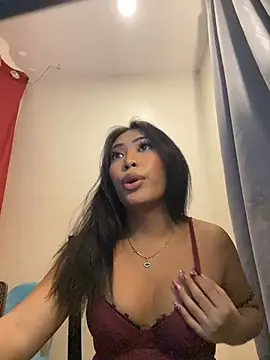 hugecock_tamira webcam