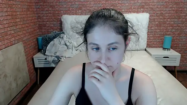 Holliy_Cooper webcam