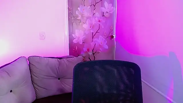 milfrousse webcam