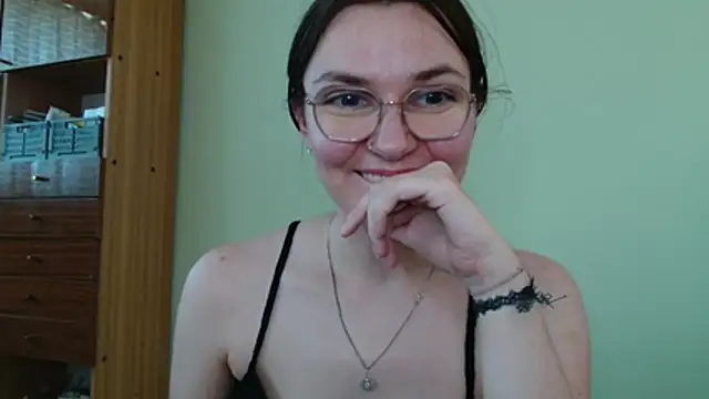 LooveELLYx live cam on StripChat