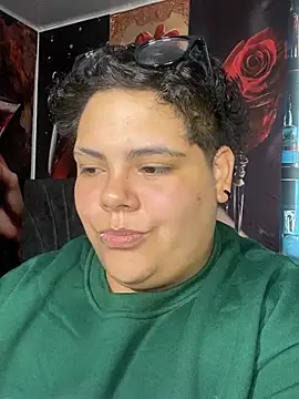 Hailey_Curvy