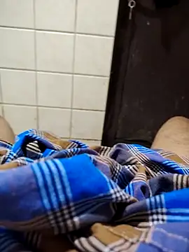 Kideyboy live cam on StripChat