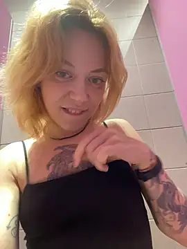 Sweety_Risk live cam on StripChat