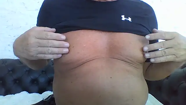 Cezar993 live cam on StripChat