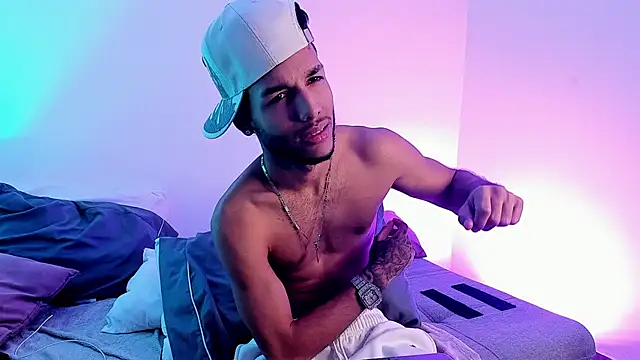 thiagoferreti (M twink) - Full naked plus flash cock 😈