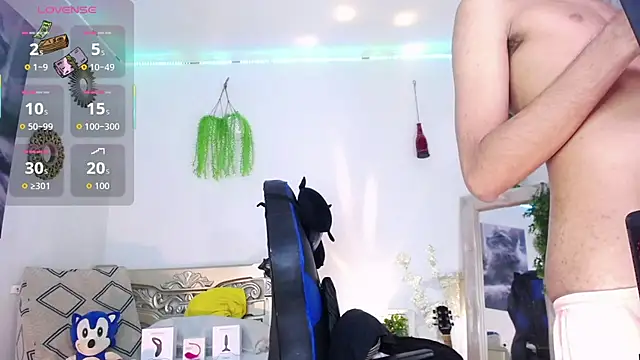 huge_armound webcam