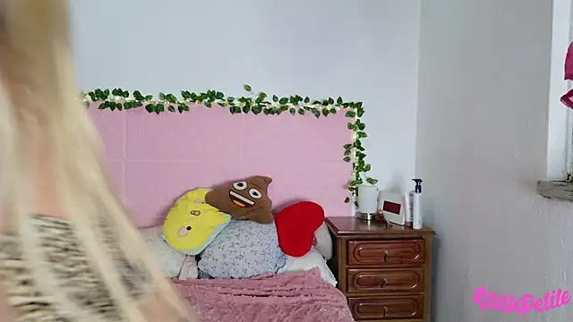 Lilith_Petite webcam