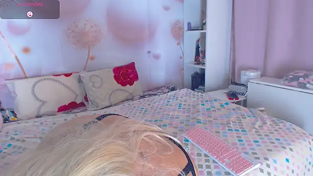 mooncandygirl webcam