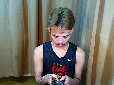 UrasianCummer02 webcam