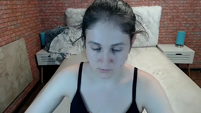 Holliy_Cooper webcam
