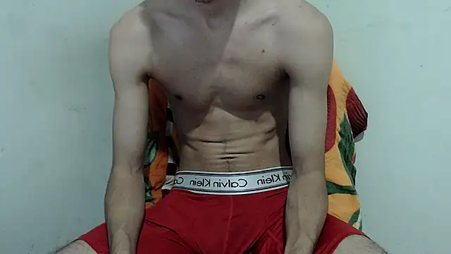 isaaclatino live cam on StripChat