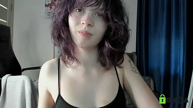 Alina_Mills webcam