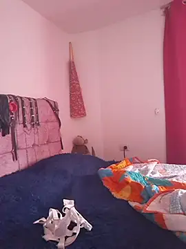 AmelieMartinez webcam