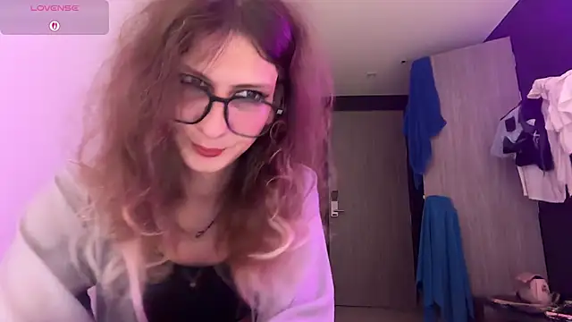 AlicePinkhead webcam