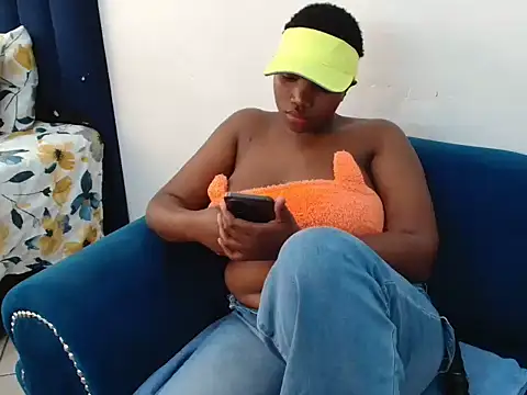 EbonyBabe020 webcam
