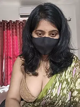 Cute-Maanvi webcam