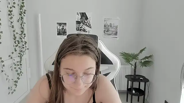Mia_kristal webcam