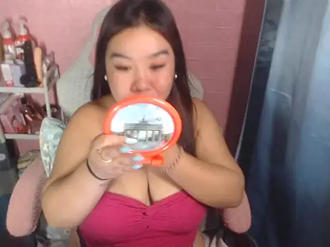 bella_holy webcam