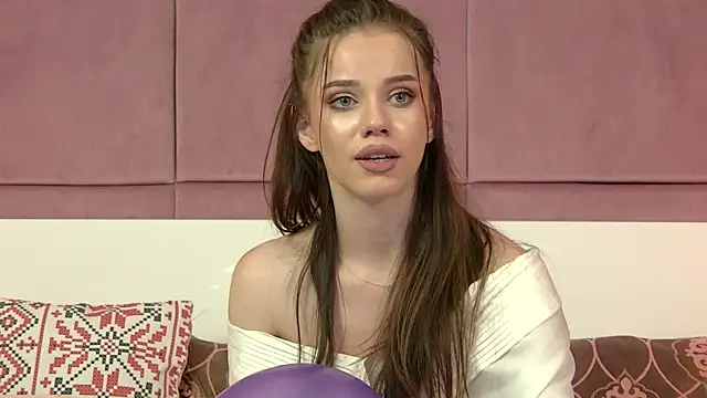 LunnaHayes webcam