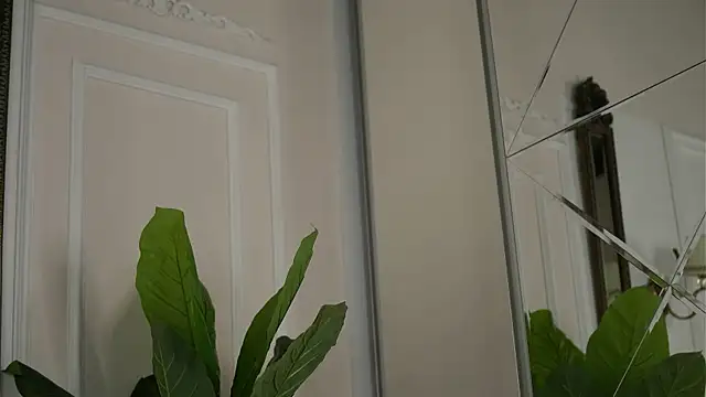 KylieVance webcam