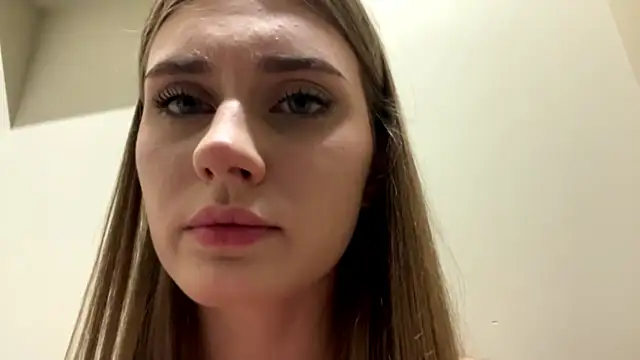 PrincessSkowyra webcam