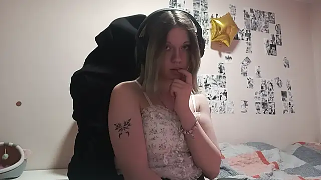 ViolettaCatechini webcam