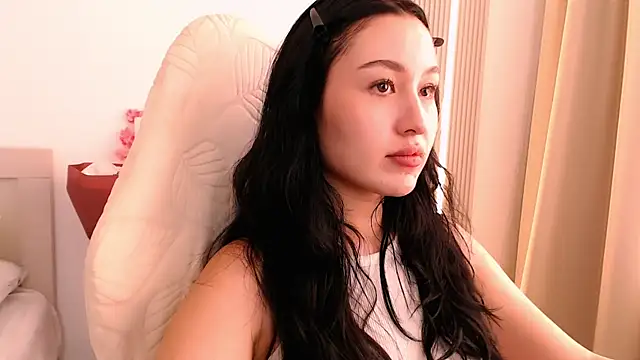 Ann__Cute live cam on StripChat