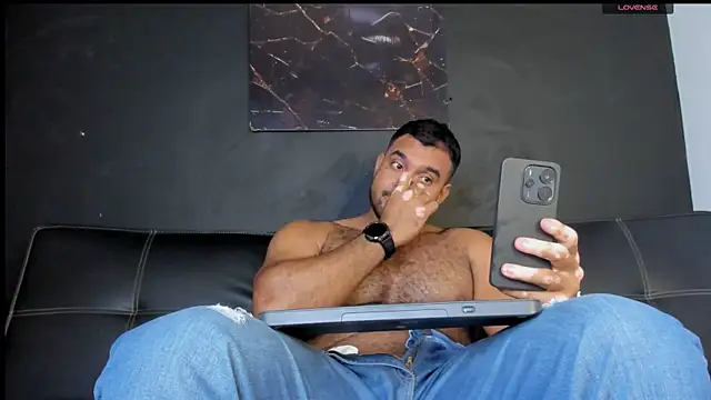 Big_furry_bear13 webcam