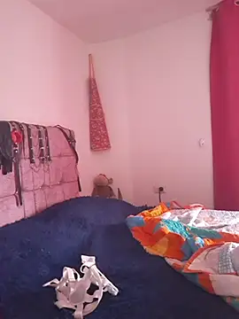 AmelieMartinez webcam