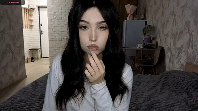 Qwami_Amie webcam
