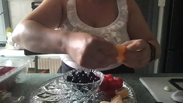 FlirtyFrayaXX webcam