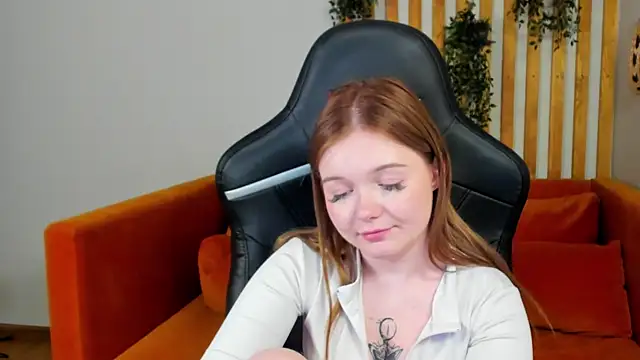 ElinaVale webcam