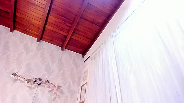 Isisjames webcam