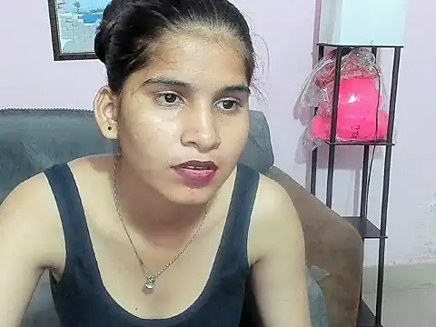 LustyManara webcam