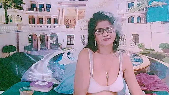 IndianAllure live cam
