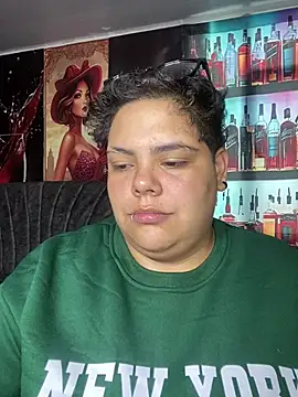 Hailey_Curvy