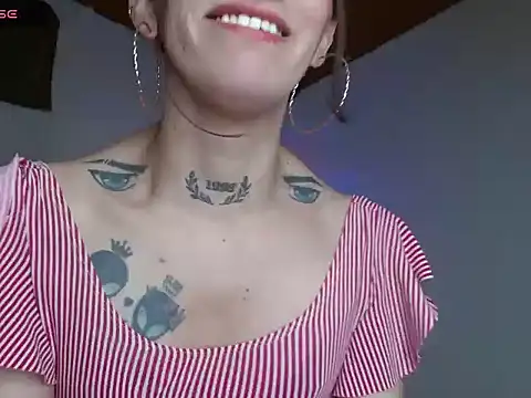 Scarlett_crastrawberry webcam