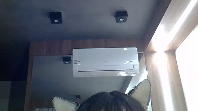 SkinnyKitten live cam