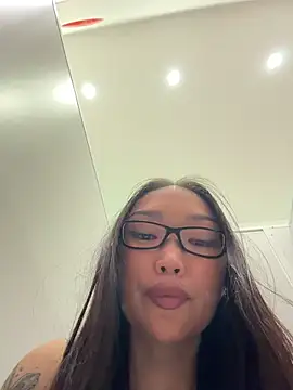 trytomakememoam webcam