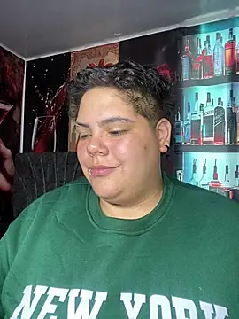 Hailey_Curvy webcam