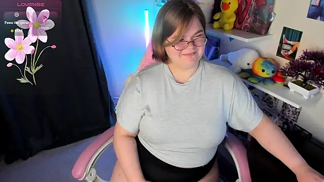 Maneela_Kennedy webcam